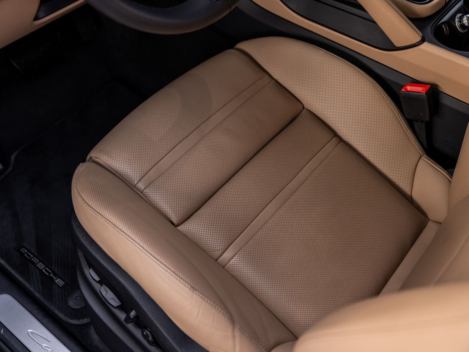2025 Porsche Cayenne Base