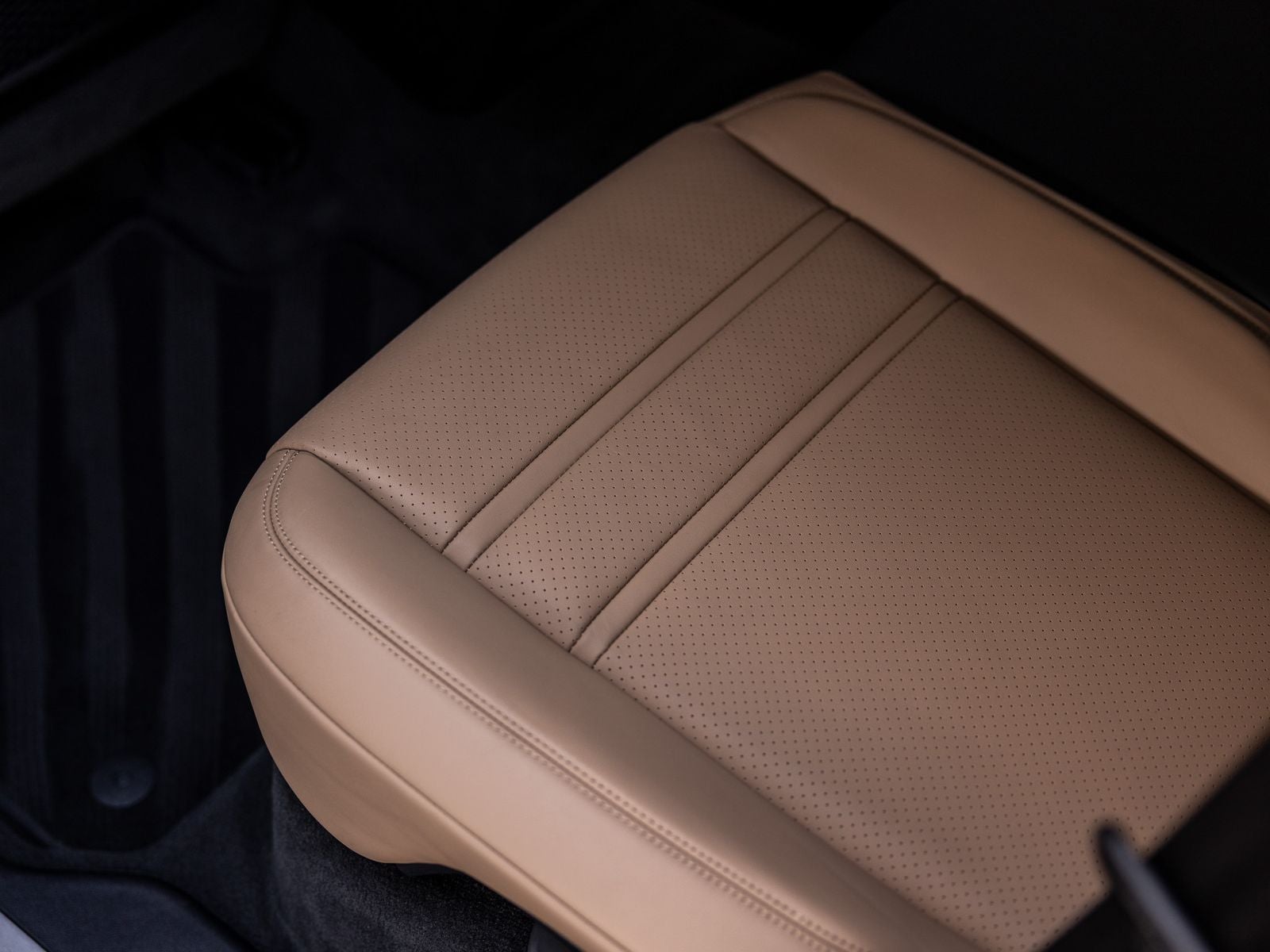 2025 Porsche Cayenne Base
