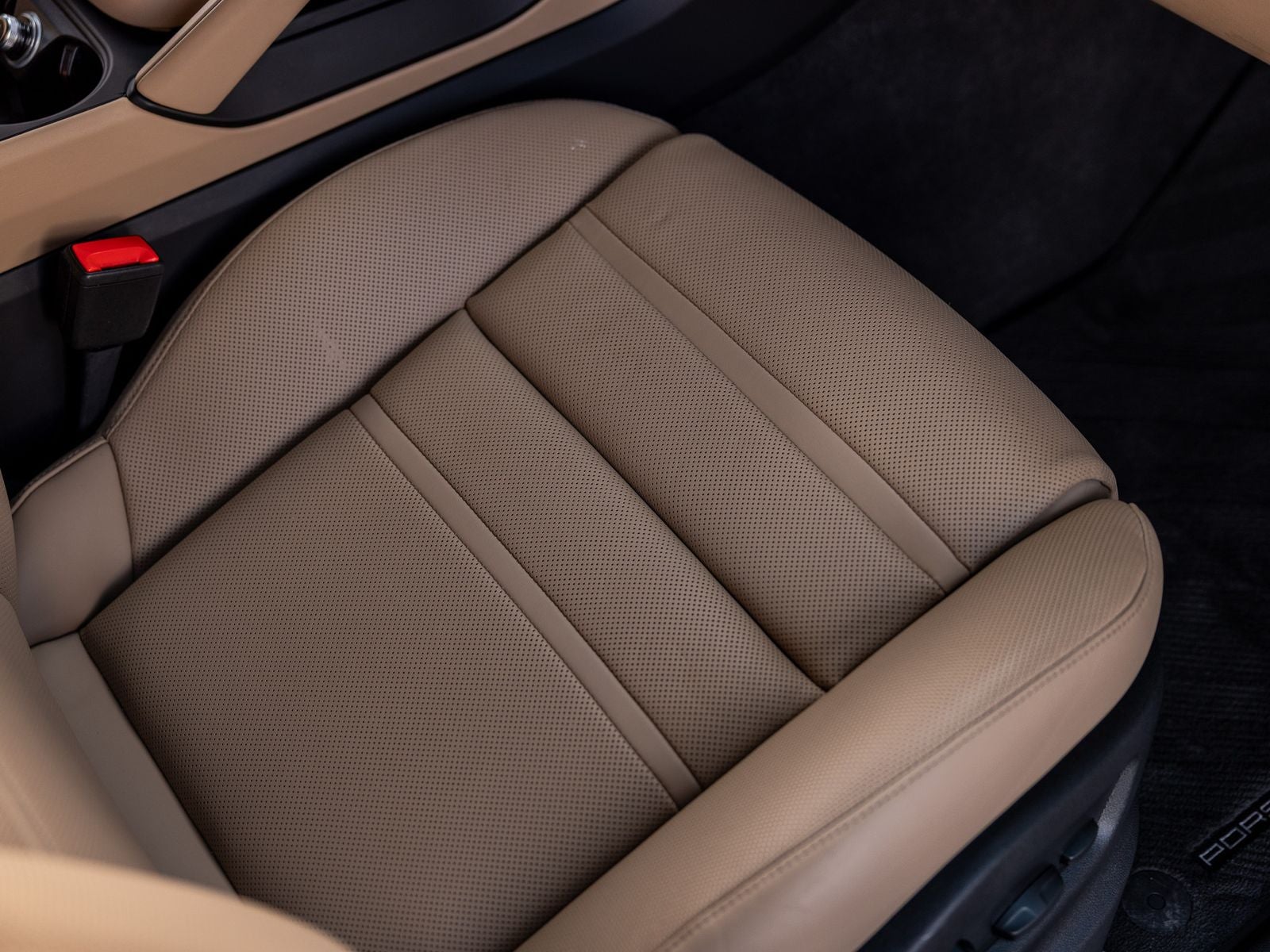 2025 Porsche Cayenne Base