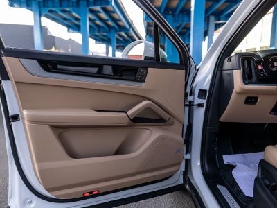 2025 Porsche Cayenne Base
