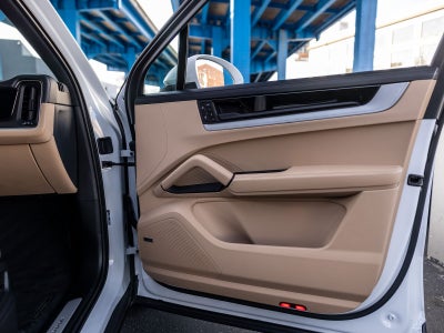 2025 Porsche Cayenne Base