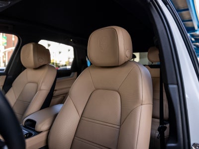 2025 Porsche Cayenne Base