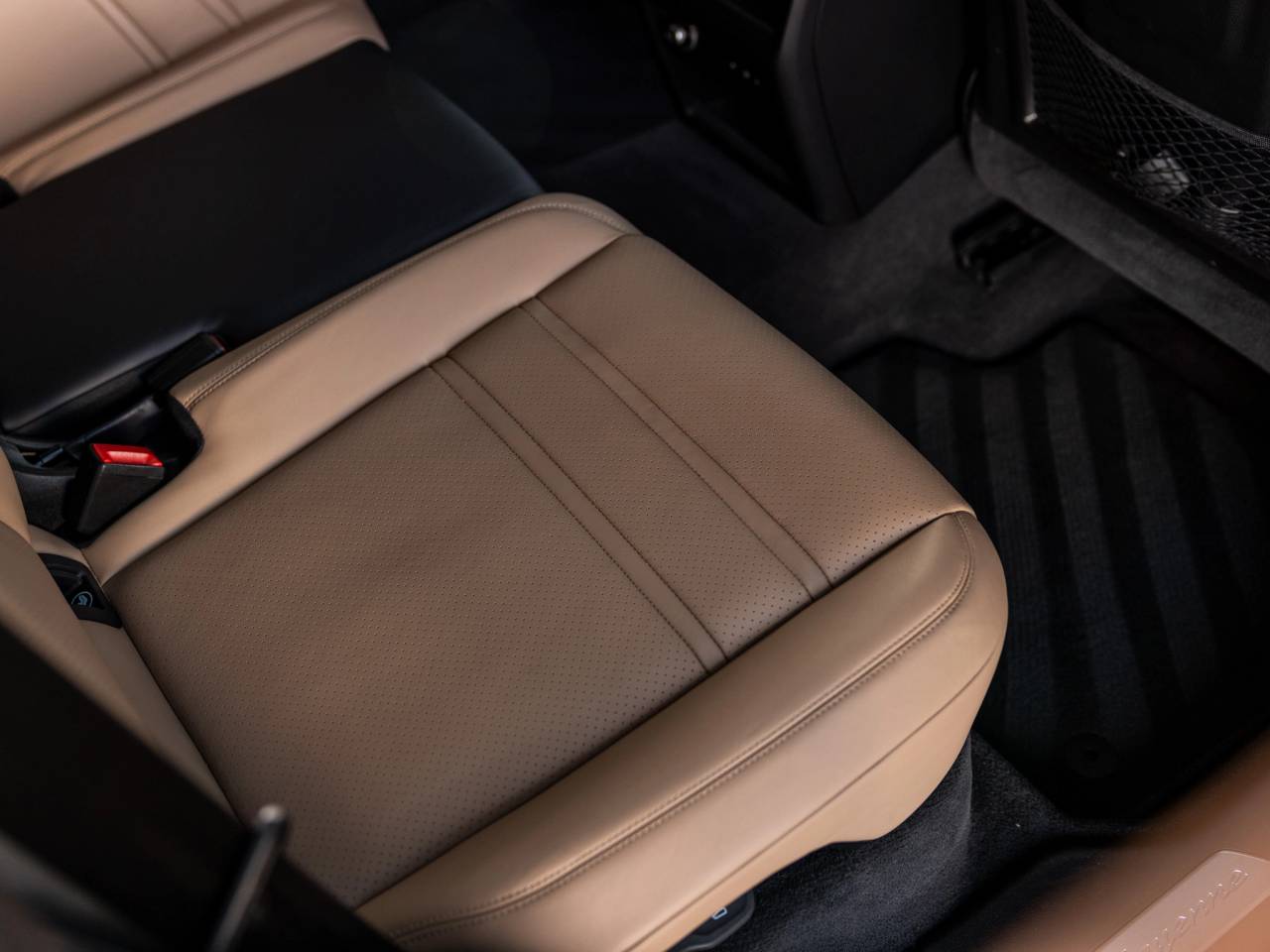 2025 Porsche Cayenne Base
