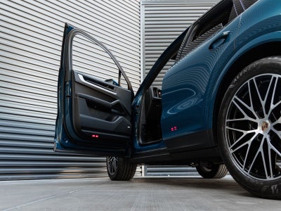 2025 Porsche Cayenne Base