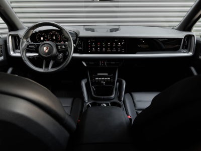2025 Porsche Cayenne Base