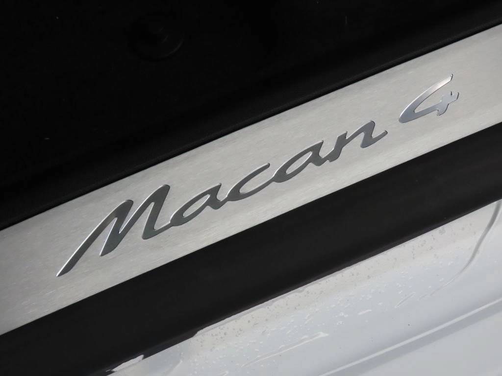 2026 Porsche Macan Macan 4 Electric