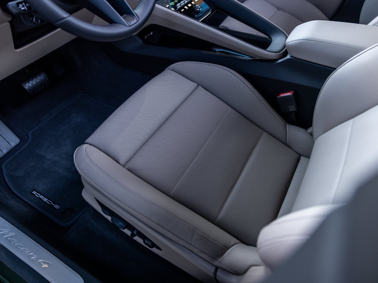 2026 Porsche Macan Macan 4 Electric