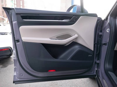 2026 Porsche Macan Macan 4 Electric