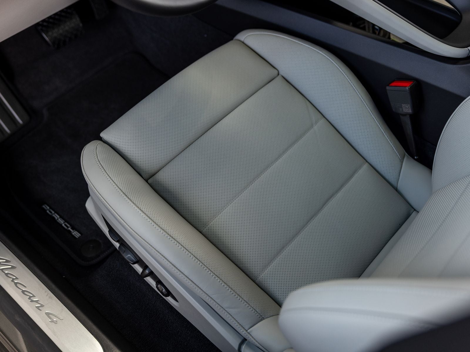 2026 Porsche Macan Macan 4 Electric