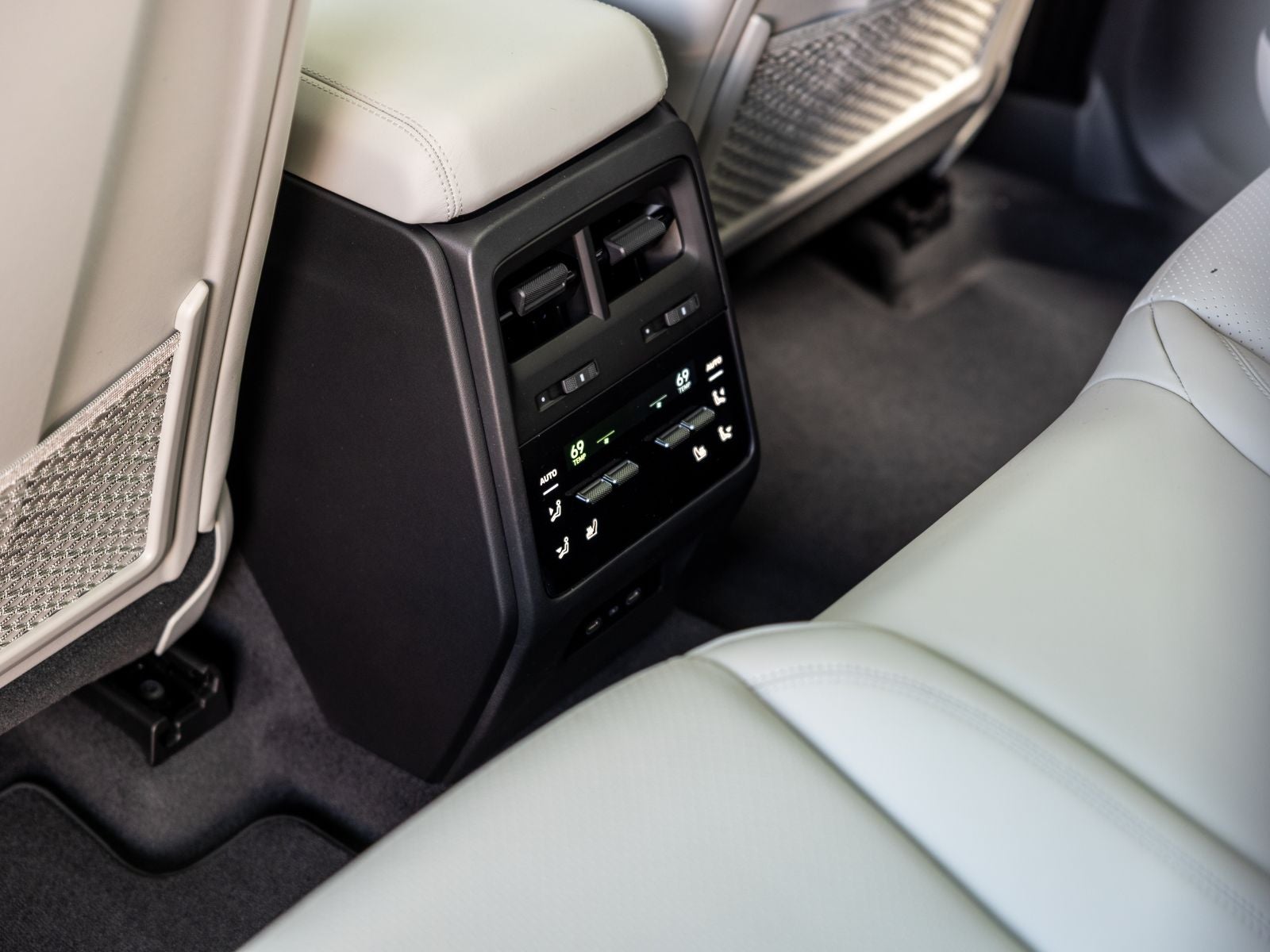 2026 Porsche Macan Macan 4 Electric