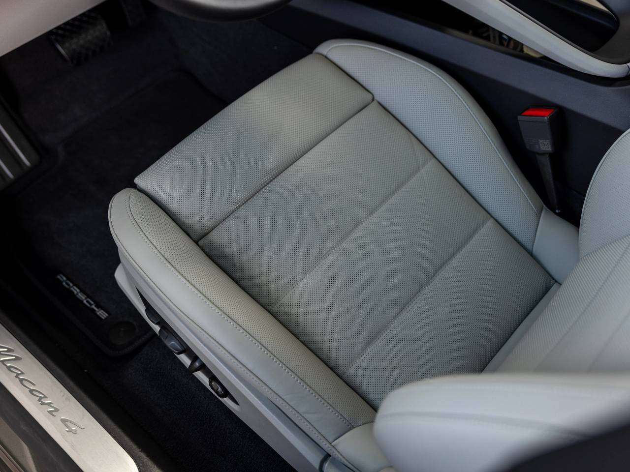 2026 Porsche Macan Macan 4 Electric