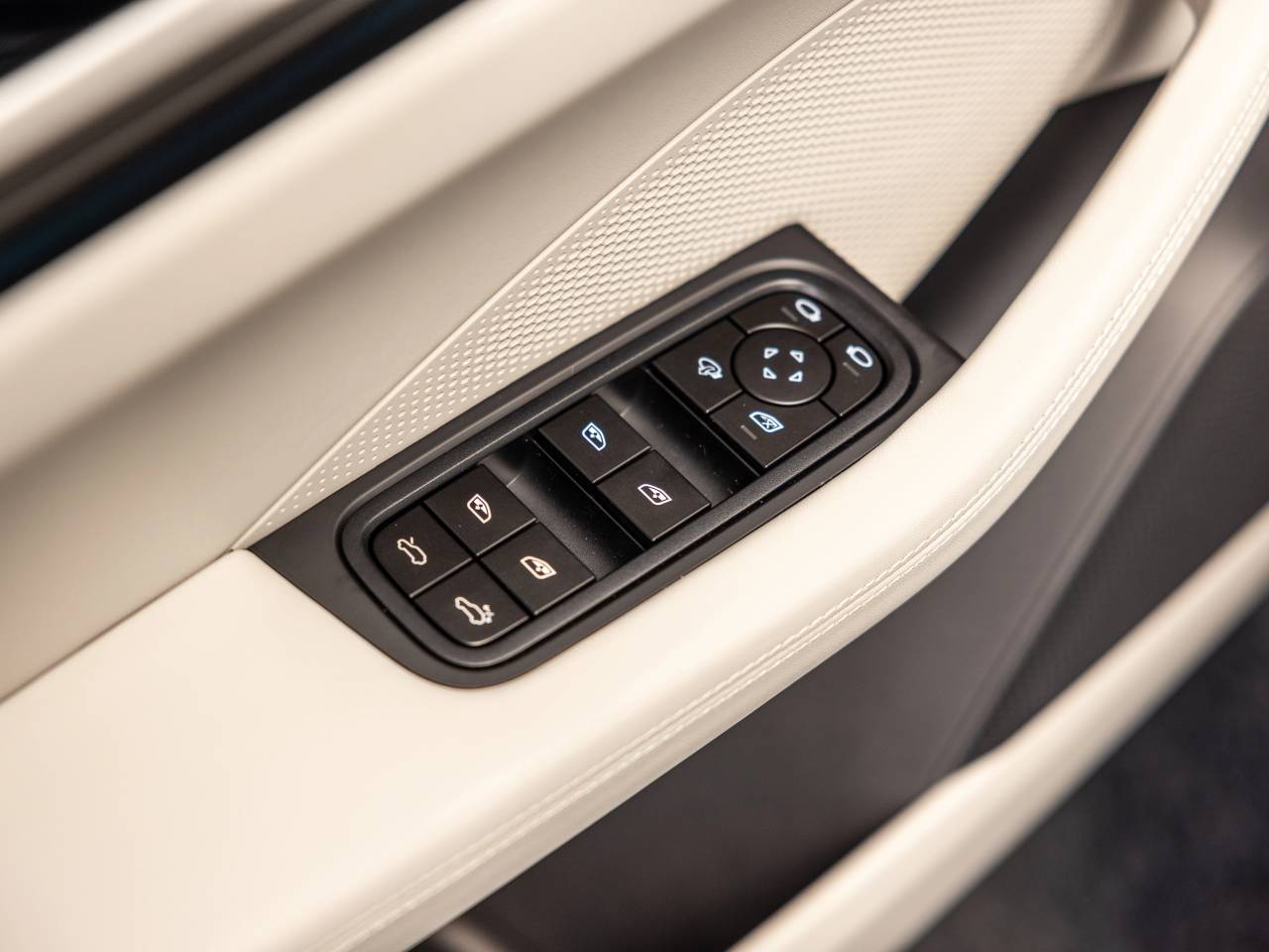 2026 Porsche Macan Macan 4 Electric
