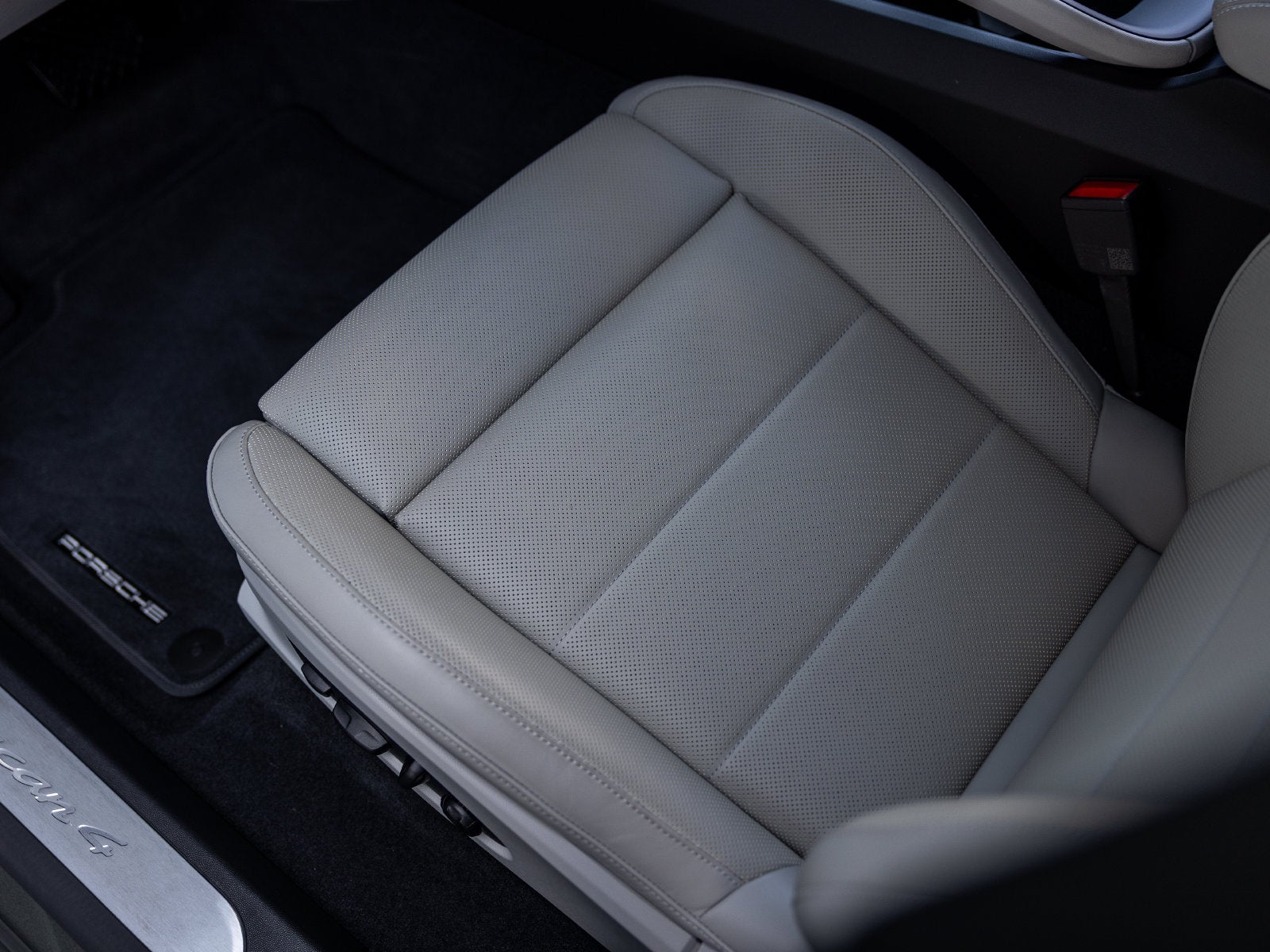 2026 Porsche Macan Macan 4 Electric