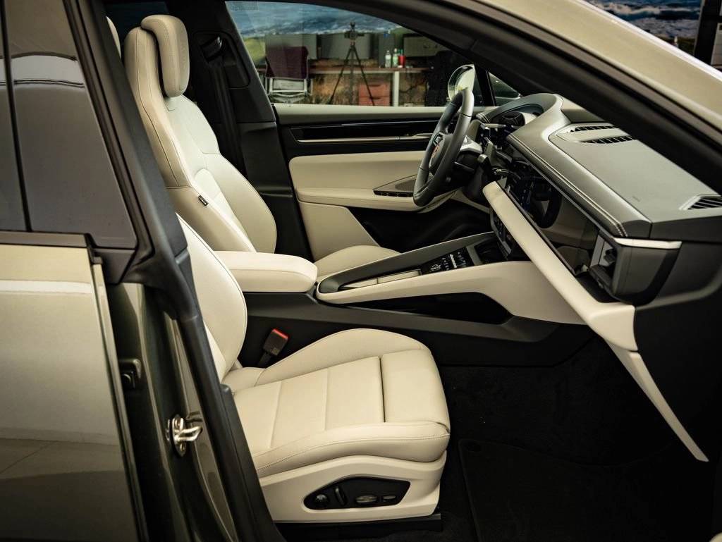 2026 Porsche Macan Macan 4 Electric