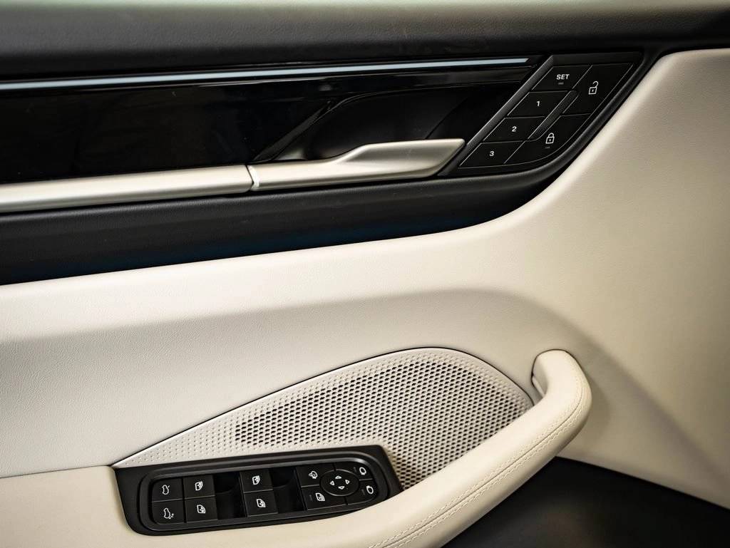 2026 Porsche Macan Macan 4 Electric