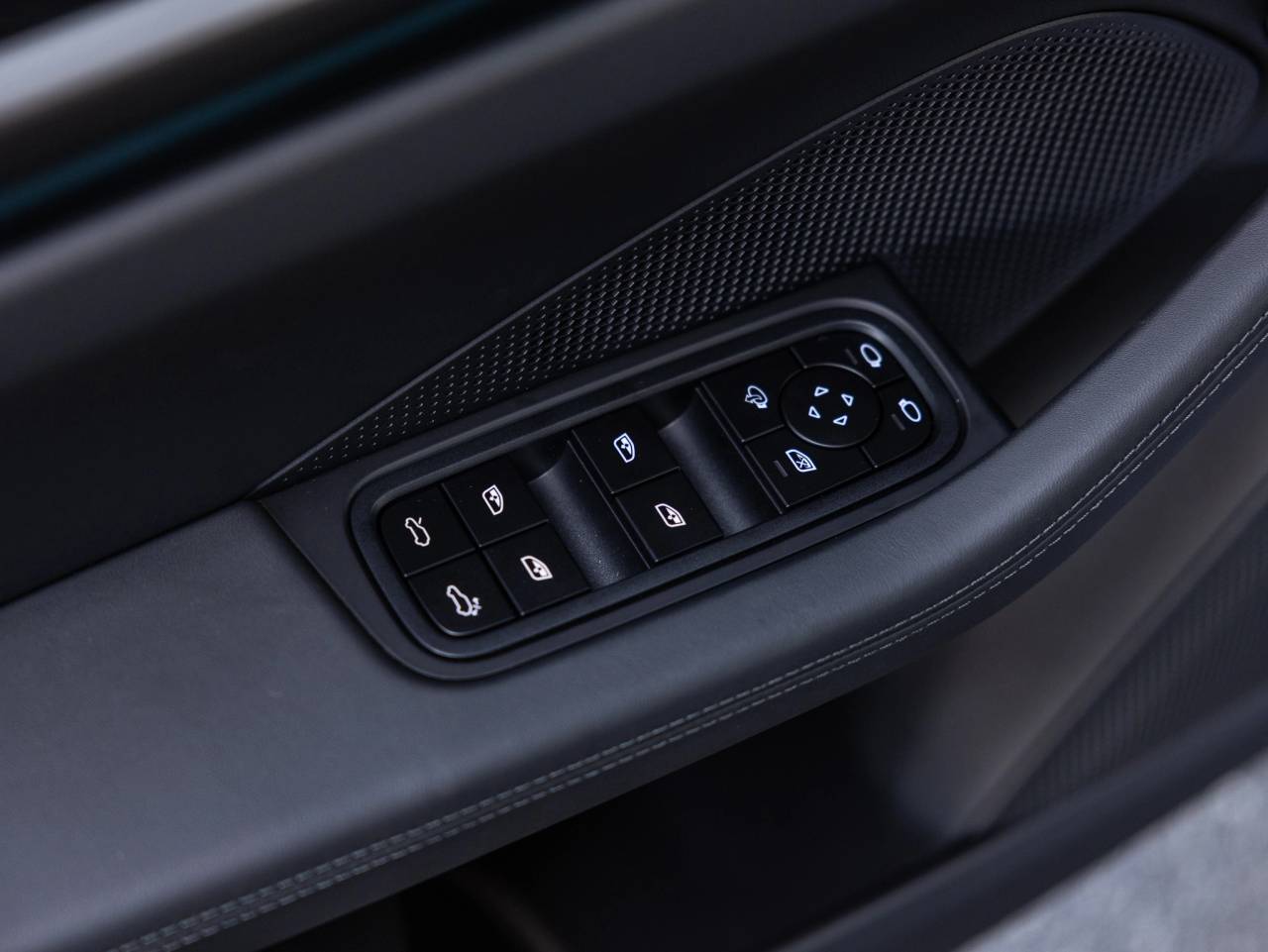 2026 Porsche Macan Macan 4 Electric
