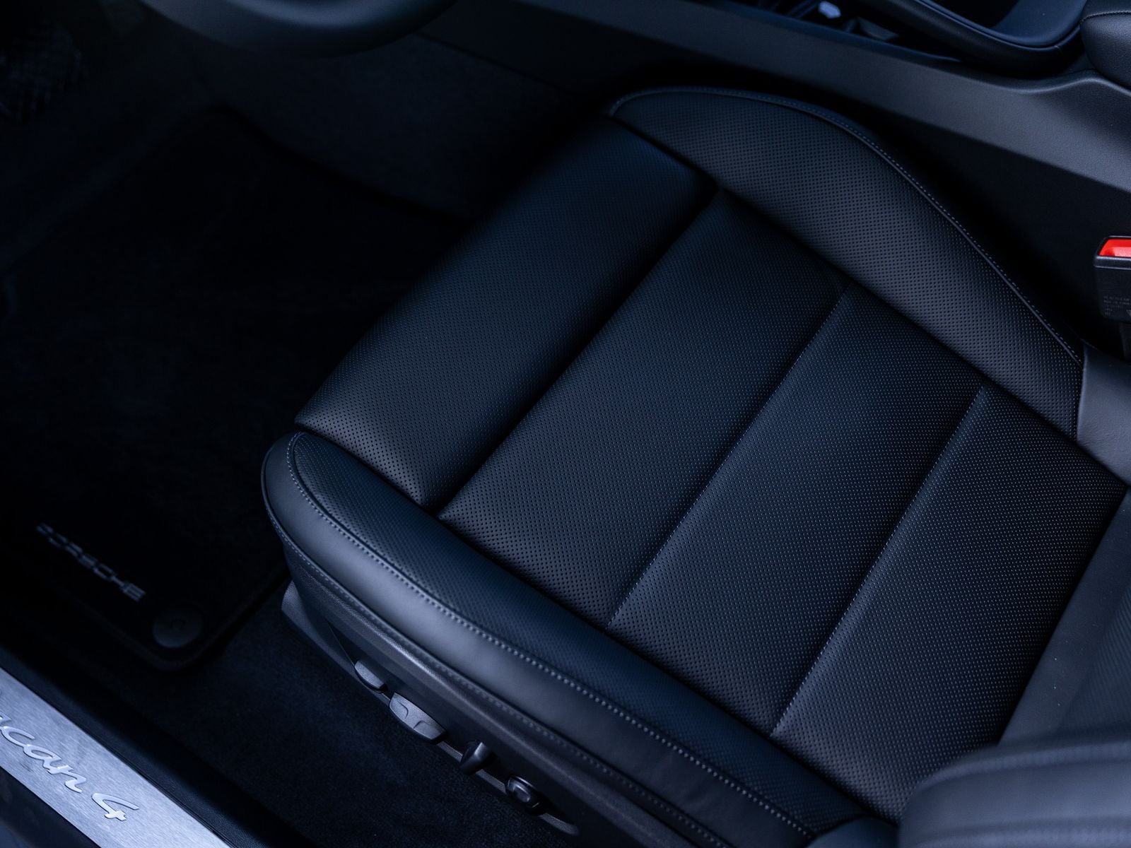 2026 Porsche Macan Macan 4 Electric