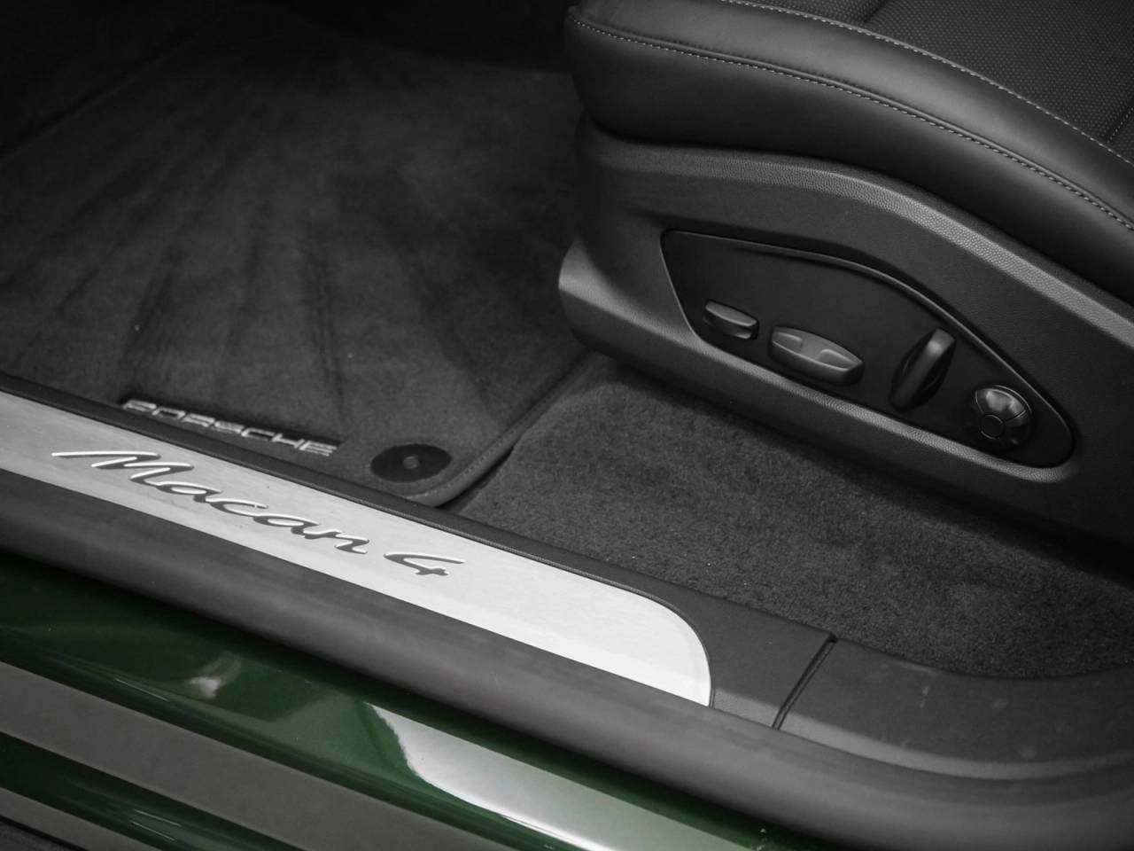 2025 Porsche Macan Macan 4 Electric