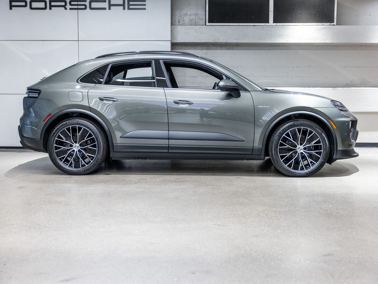 2026 Porsche Macan Macan 4 Electric