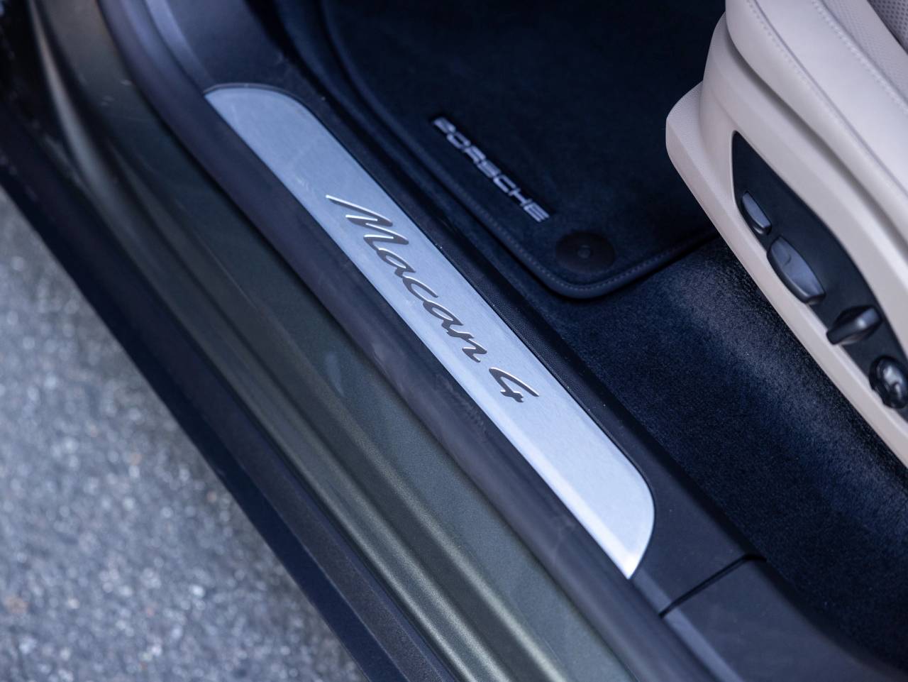 2026 Porsche Macan Macan 4 Electric