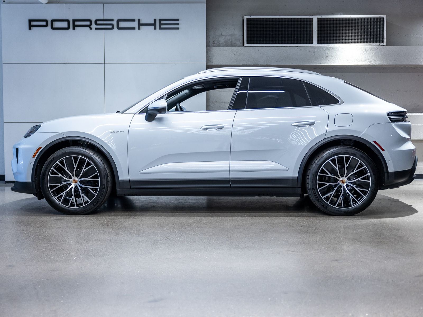 2026 Porsche Macan Macan 4 Electric