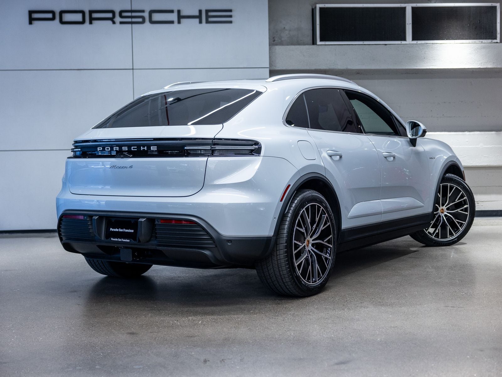 2026 Porsche Macan Macan 4 Electric