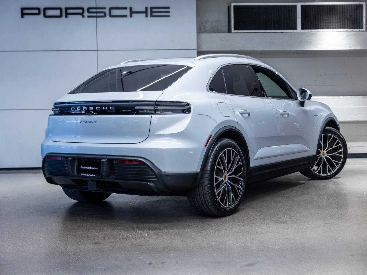 2026 Porsche Macan Macan 4 Electric