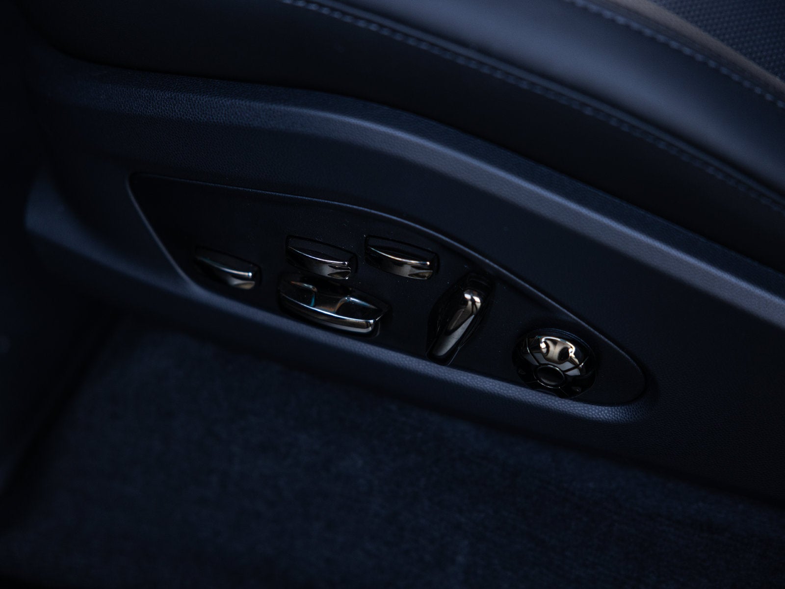 2026 Porsche Cayenne Cayenne S Electric