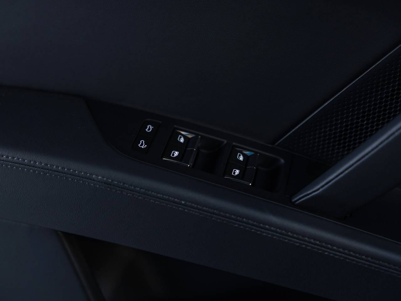 2026 Porsche Cayenne Cayenne S Electric