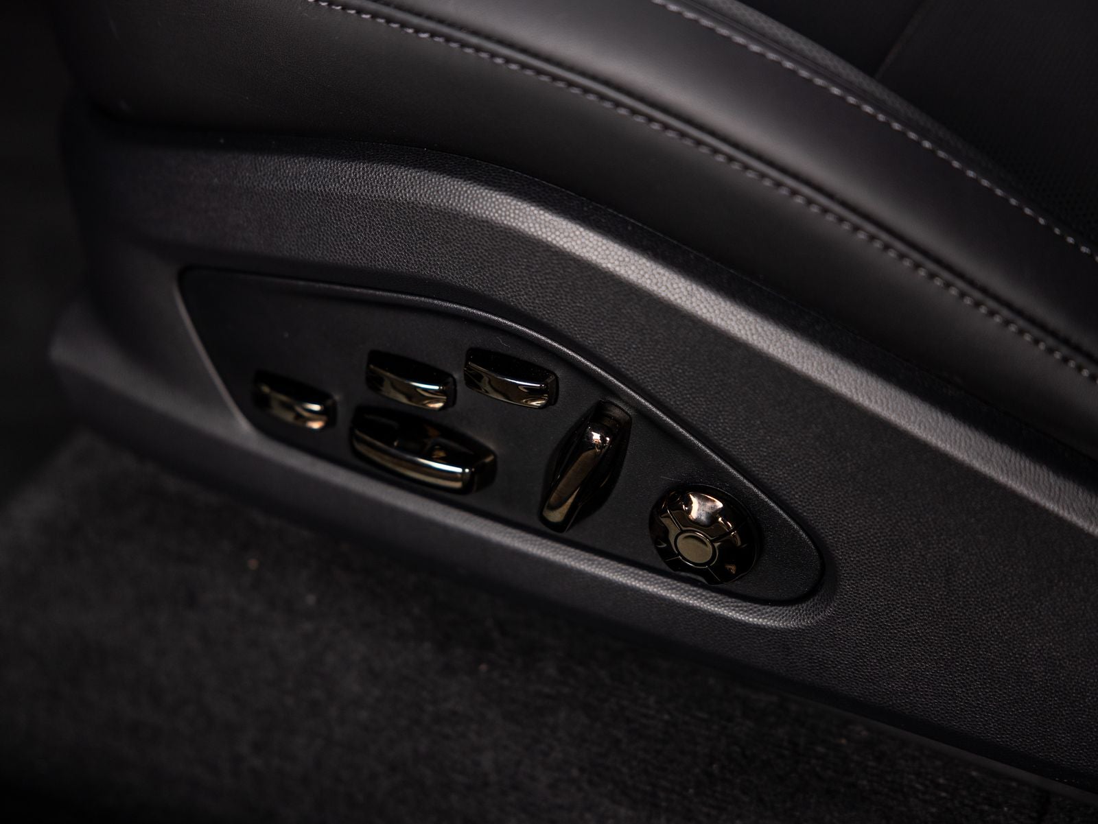 2026 Porsche Cayenne Cayenne S Electric