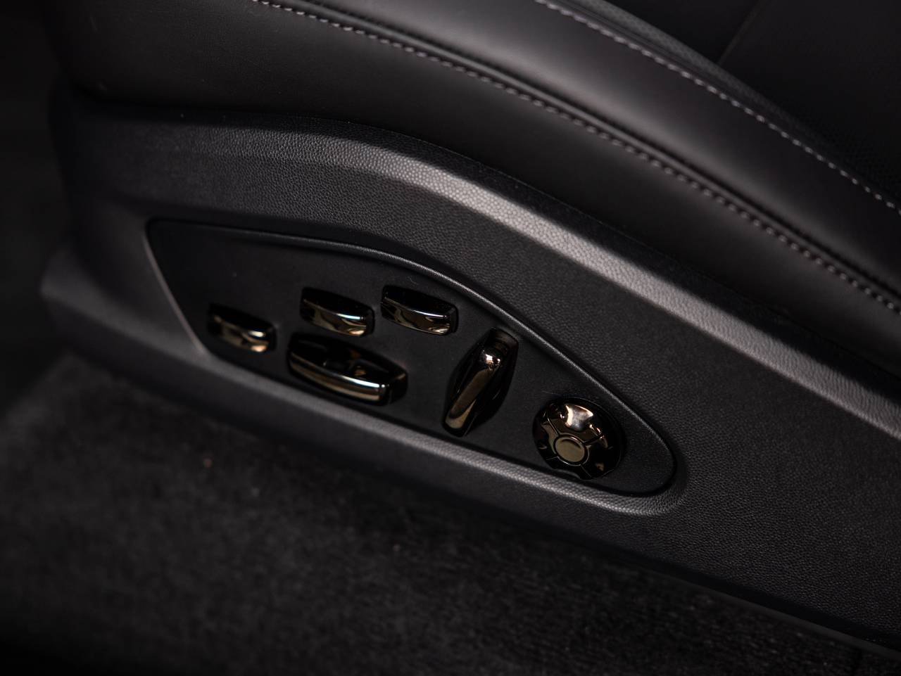 2026 Porsche Cayenne Cayenne S Electric