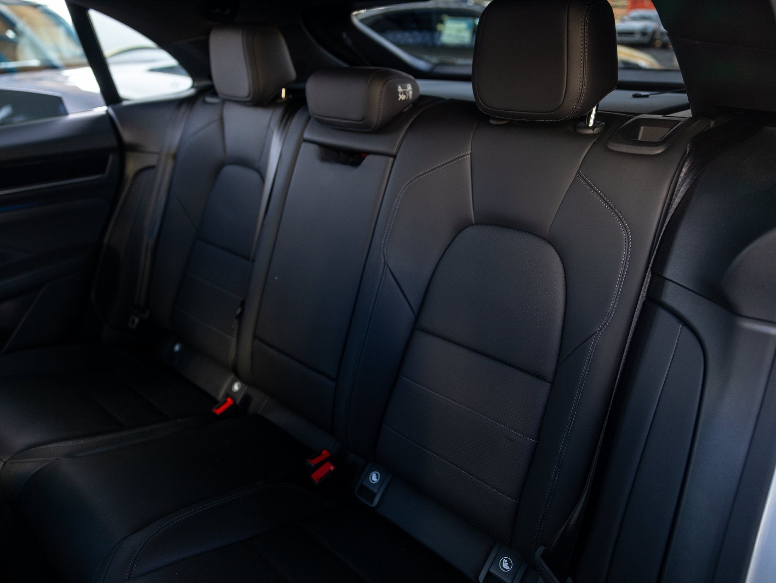 2025 Porsche Macan Macan 4S Electric