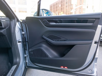 2025 Porsche Macan Macan 4S Electric