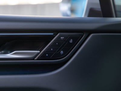 2025 Porsche Macan Macan 4S Electric