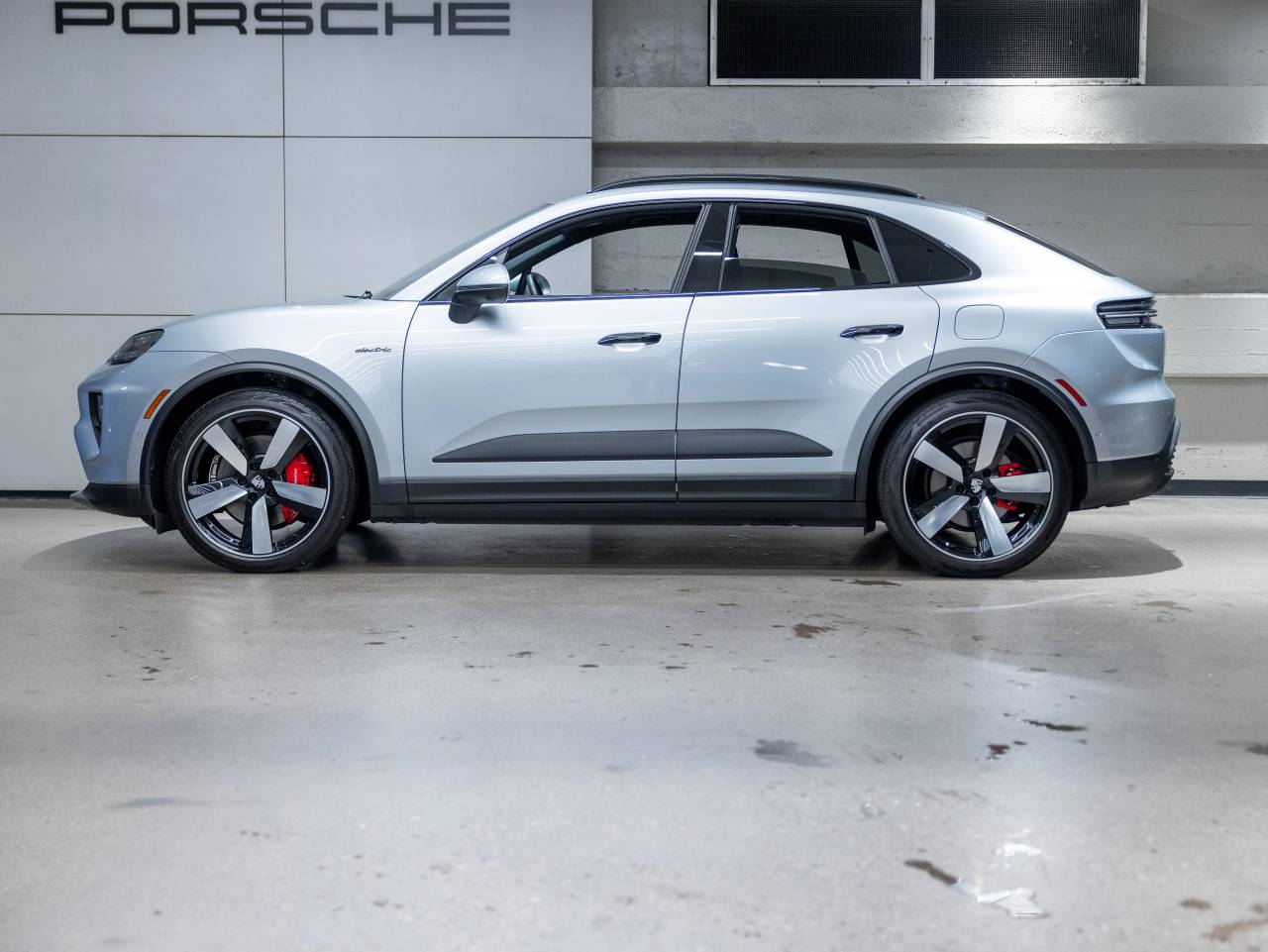 2025 Porsche Macan Macan 4S Electric