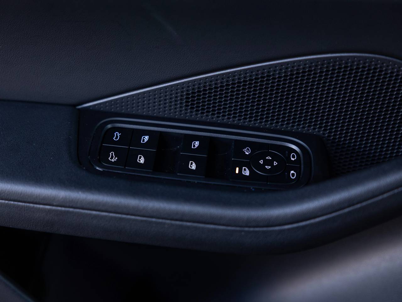 2025 Porsche Macan Macan 4S Electric