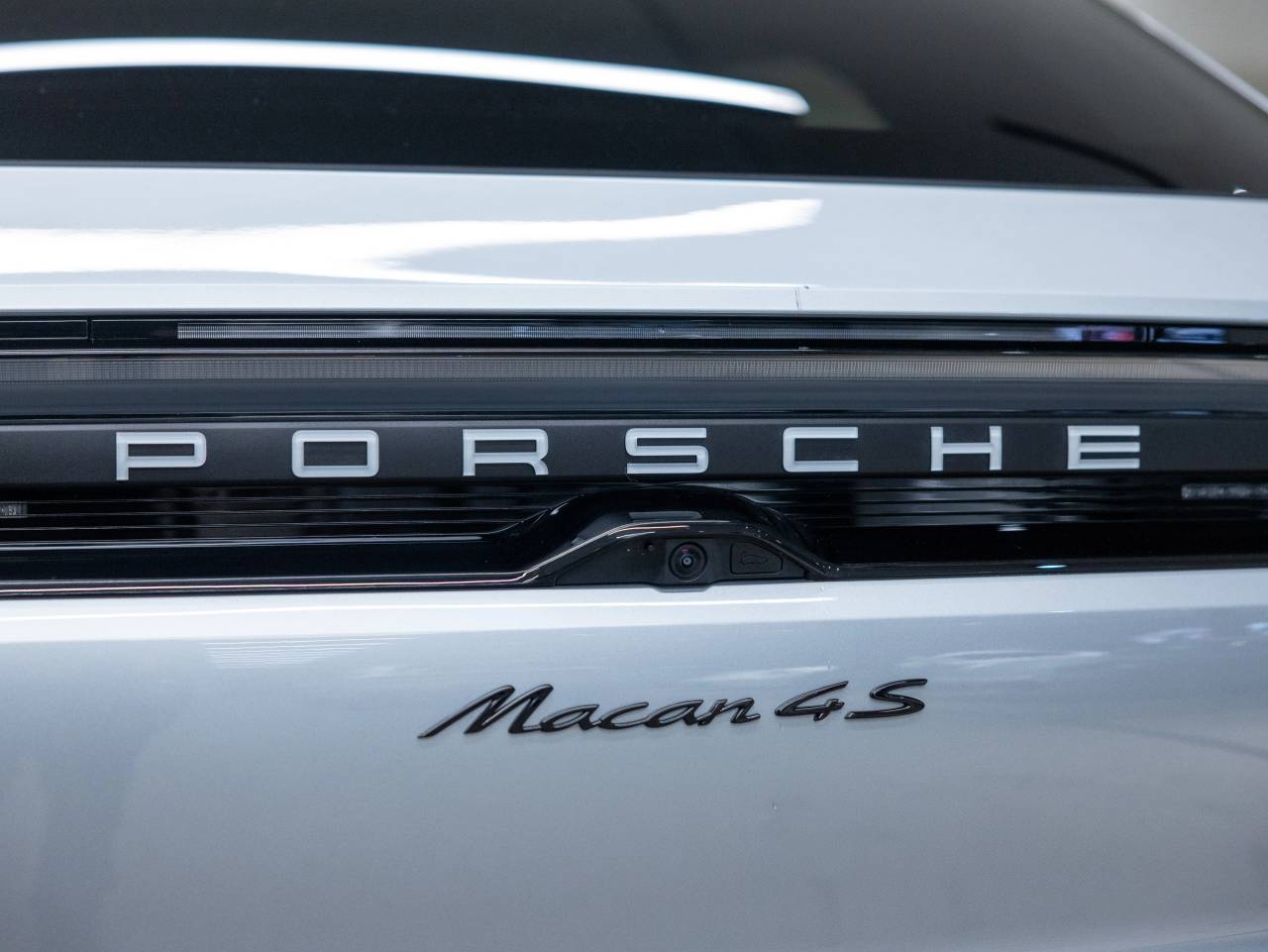 2025 Porsche Macan Macan 4S Electric