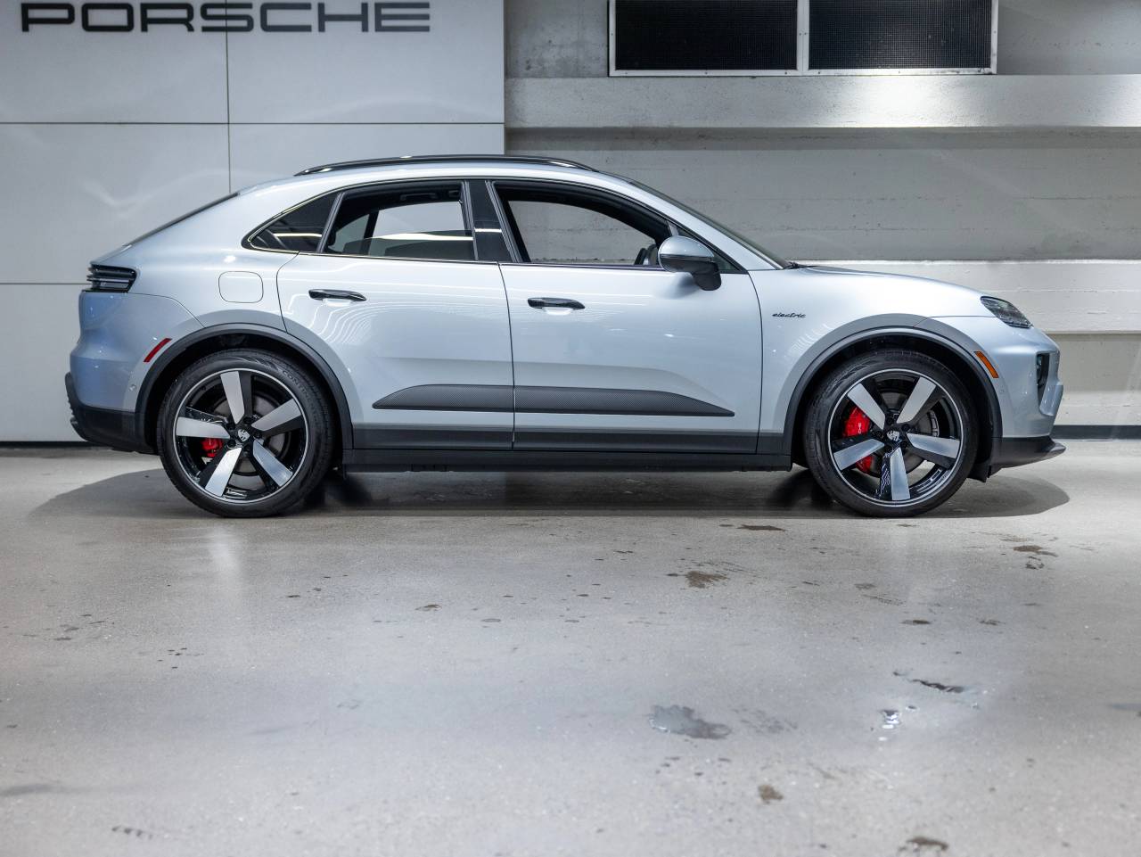 2025 Porsche Macan Macan 4S Electric