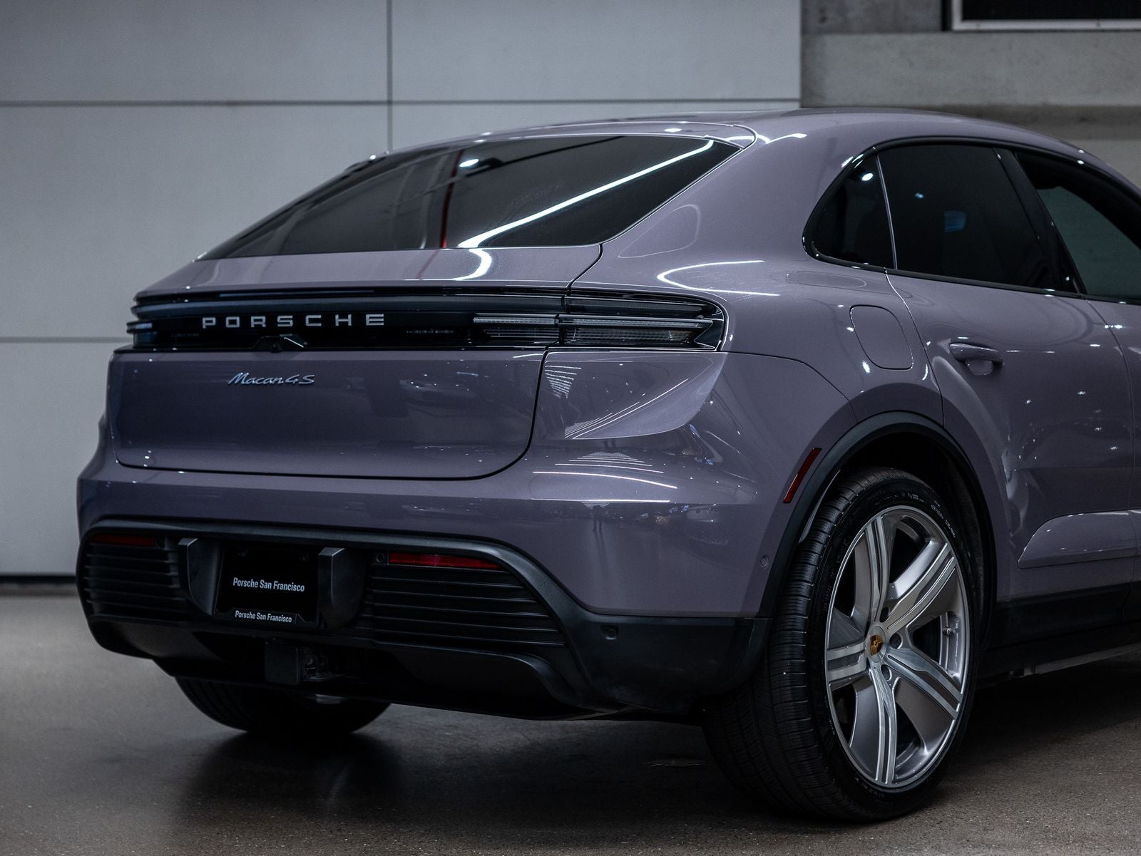 2025 Porsche Macan Macan 4S Electric