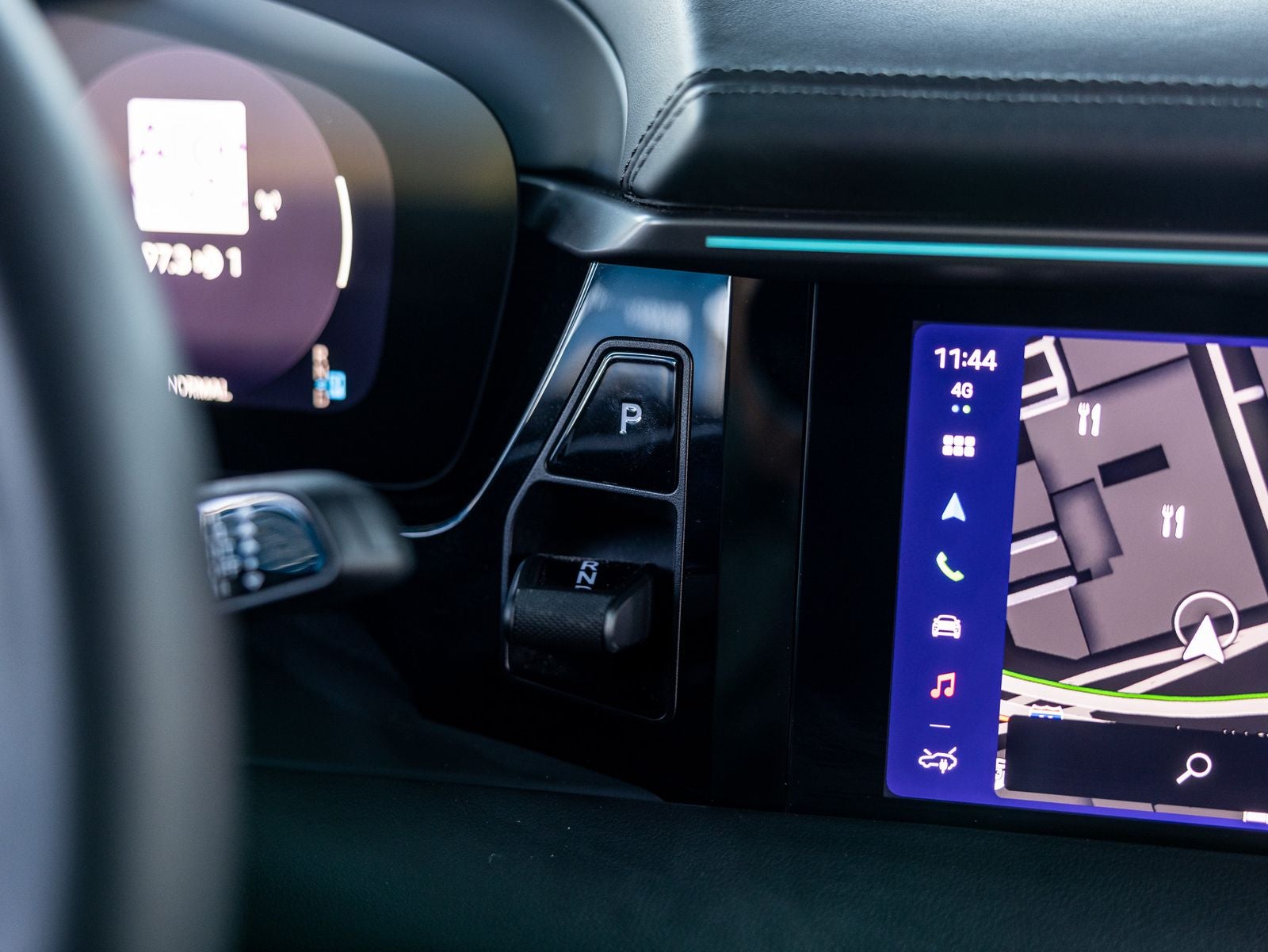 2025 Porsche Macan Macan 4S Electric