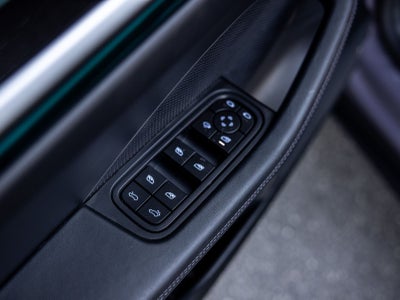 2025 Porsche Macan Macan 4S Electric