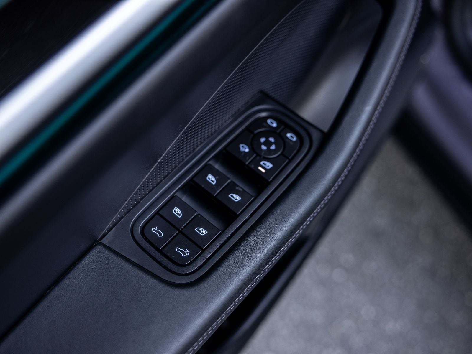 2025 Porsche Macan Macan 4S Electric