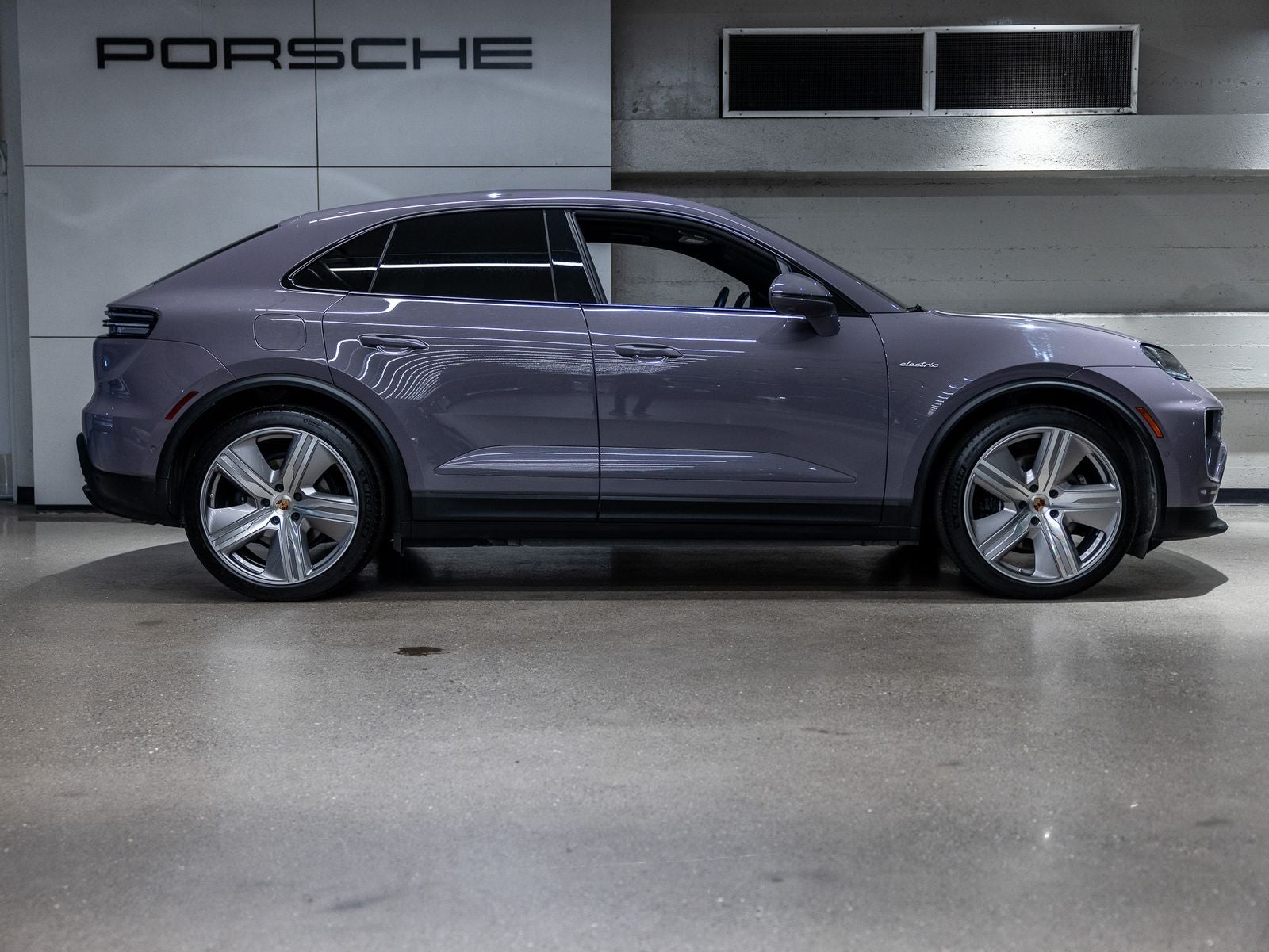 2025 Porsche Macan Macan 4S Electric