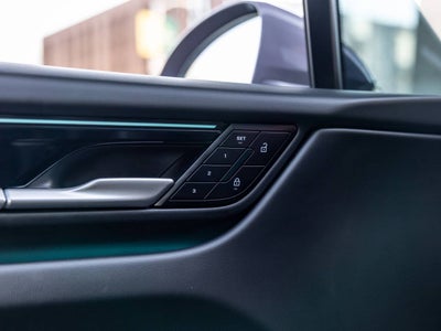 2025 Porsche Macan Macan 4S Electric