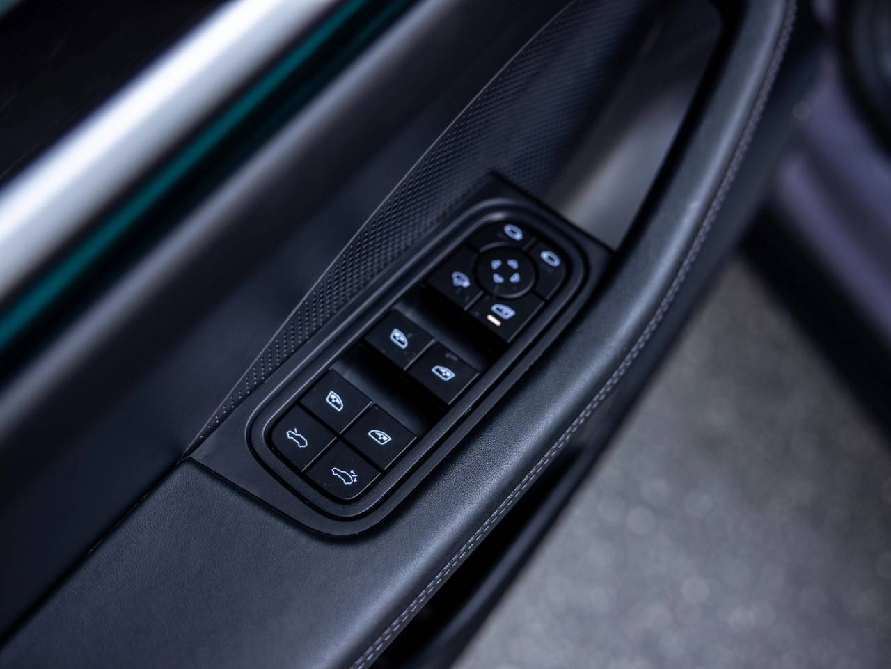2025 Porsche Macan Macan 4S Electric