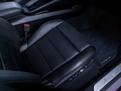 2025 Porsche Macan Macan 4S Electric