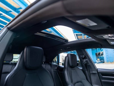 2025 Porsche Macan Macan 4S Electric