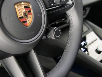 2025 Porsche Macan 4S Electric