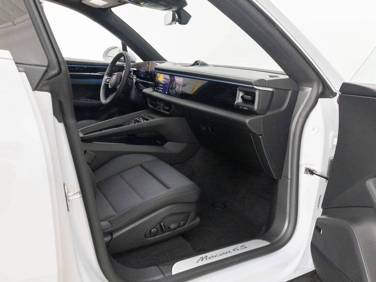 2025 Porsche Macan 4S Electric