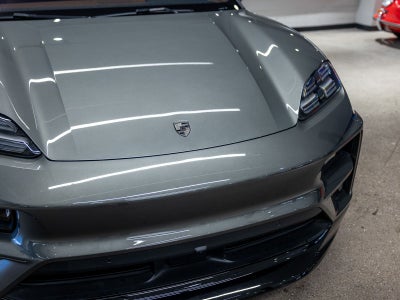 2025 Porsche Macan Macan Turbo Electric